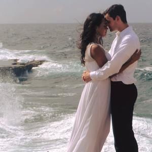 Meet your Posher, Issa